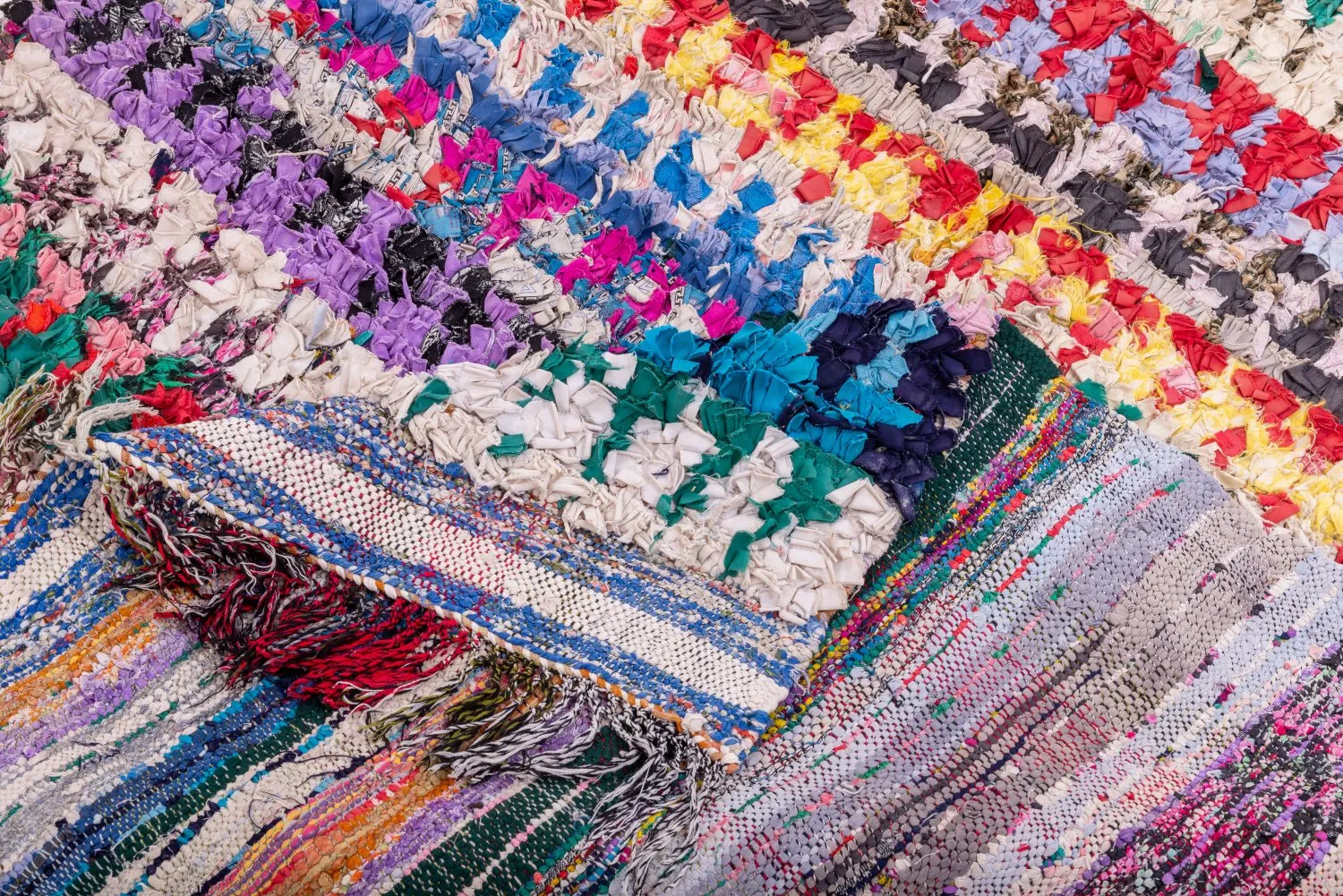 Marokkanischer Berber Teppich Boucherouite 220 x 135 cm