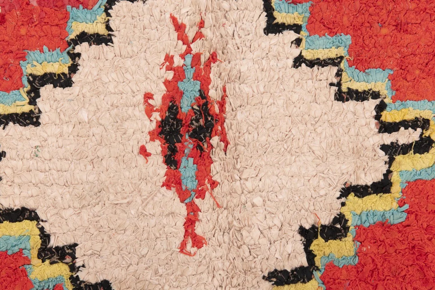 Marokkanischer Berber Teppich Boucherouite 145 x 115 cm