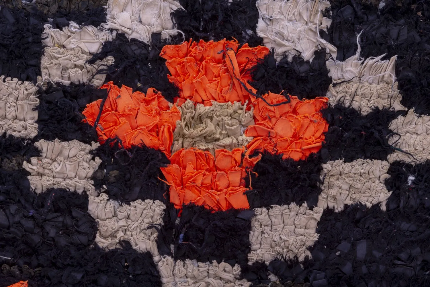 Marokkanischer Berber Teppich Boucherouite 330 x 115 cm