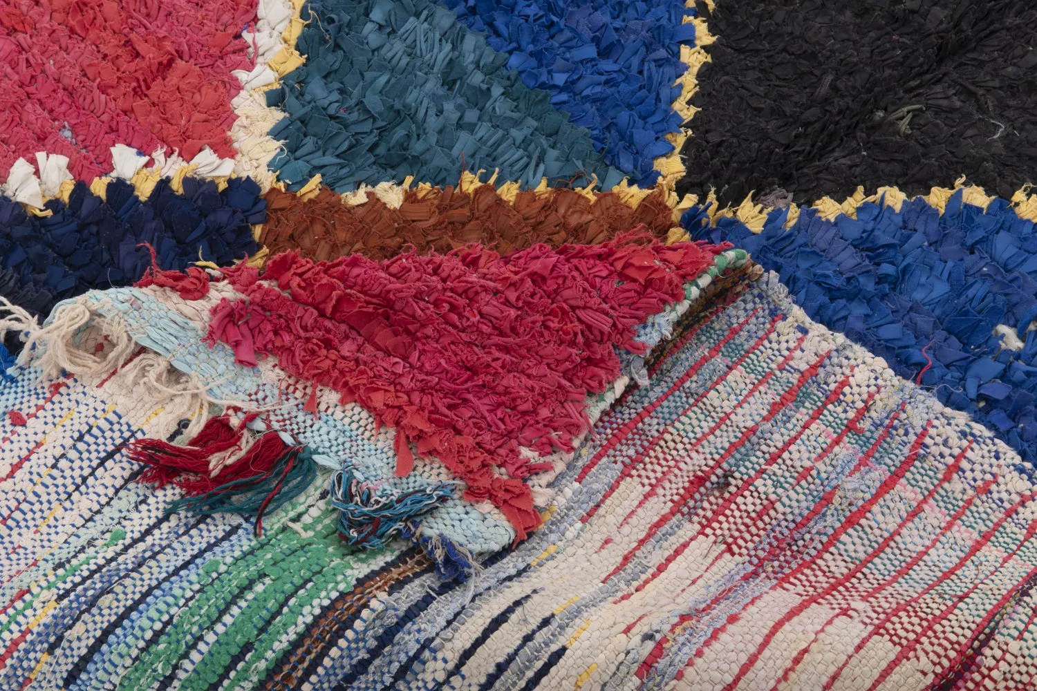 Marokkanischer Berber Teppich Boucherouite 250 x 120 cm