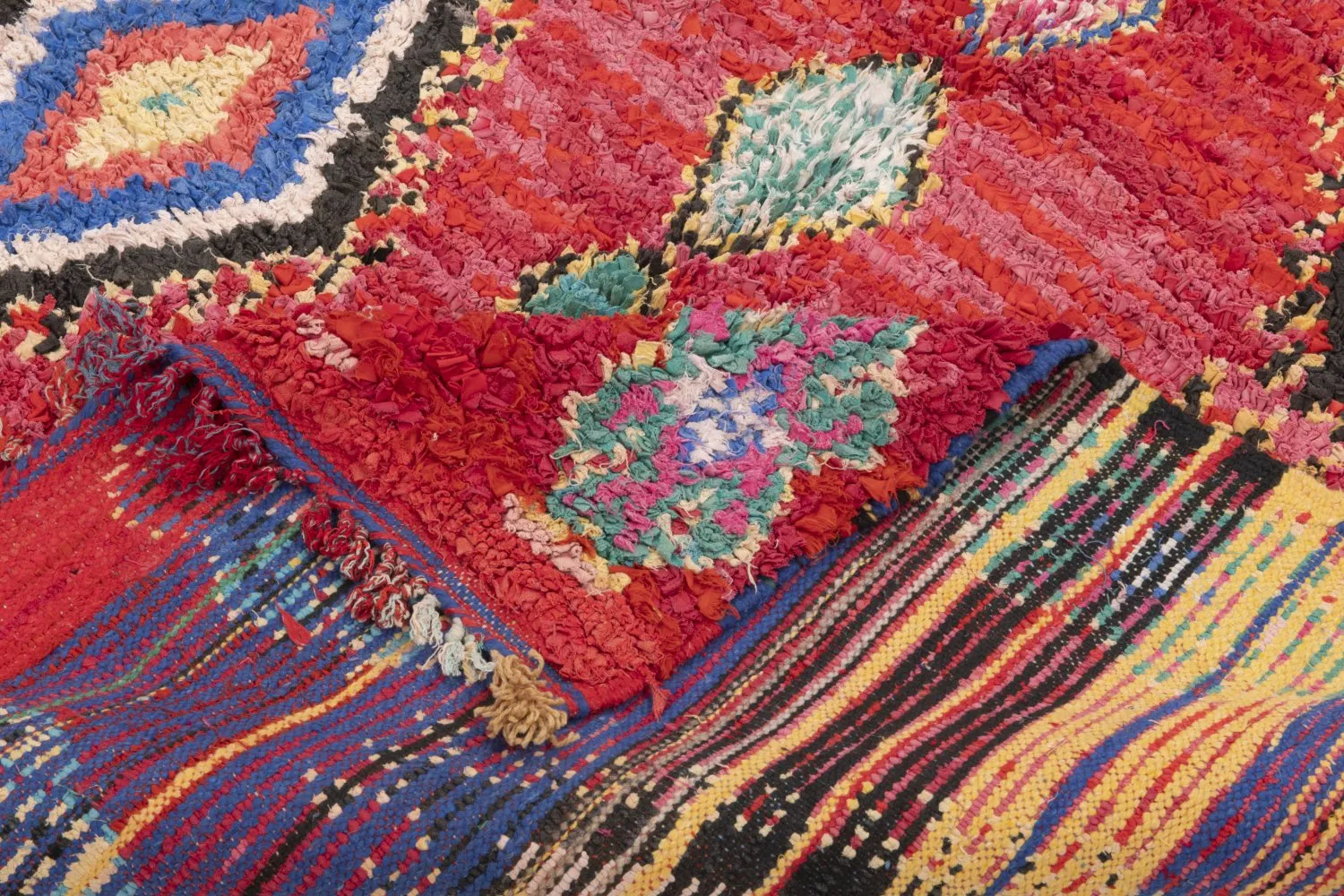 Marokkanische Berber Teppich Boucherouite 225 x 165 cm