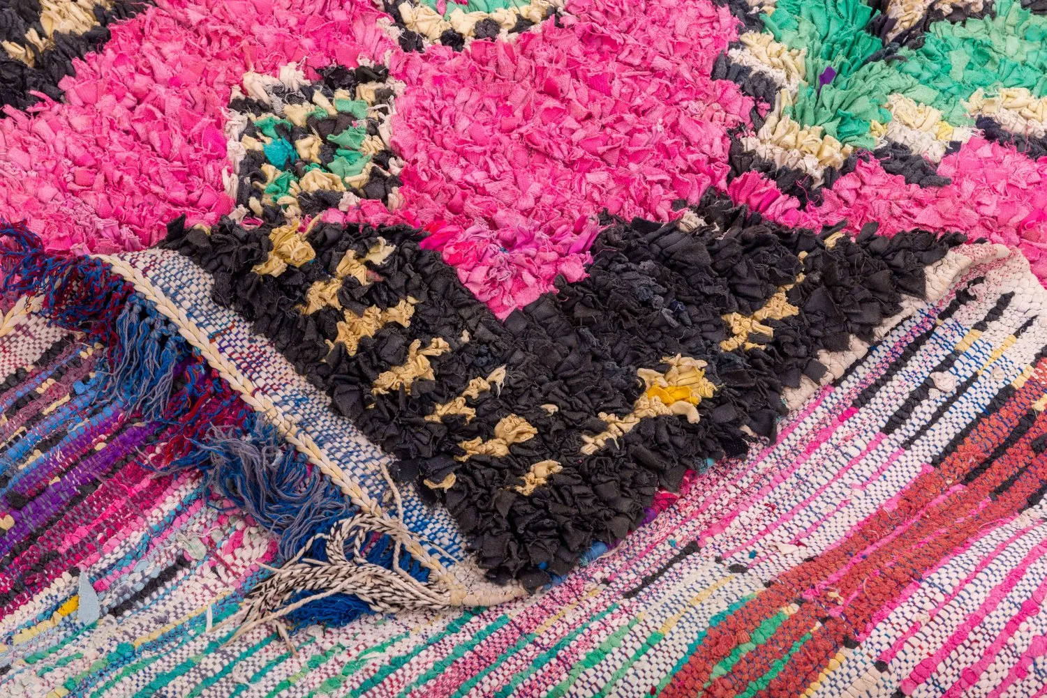 Marokkanische Berber Teppich Boucherouite 260 x 140 cm
