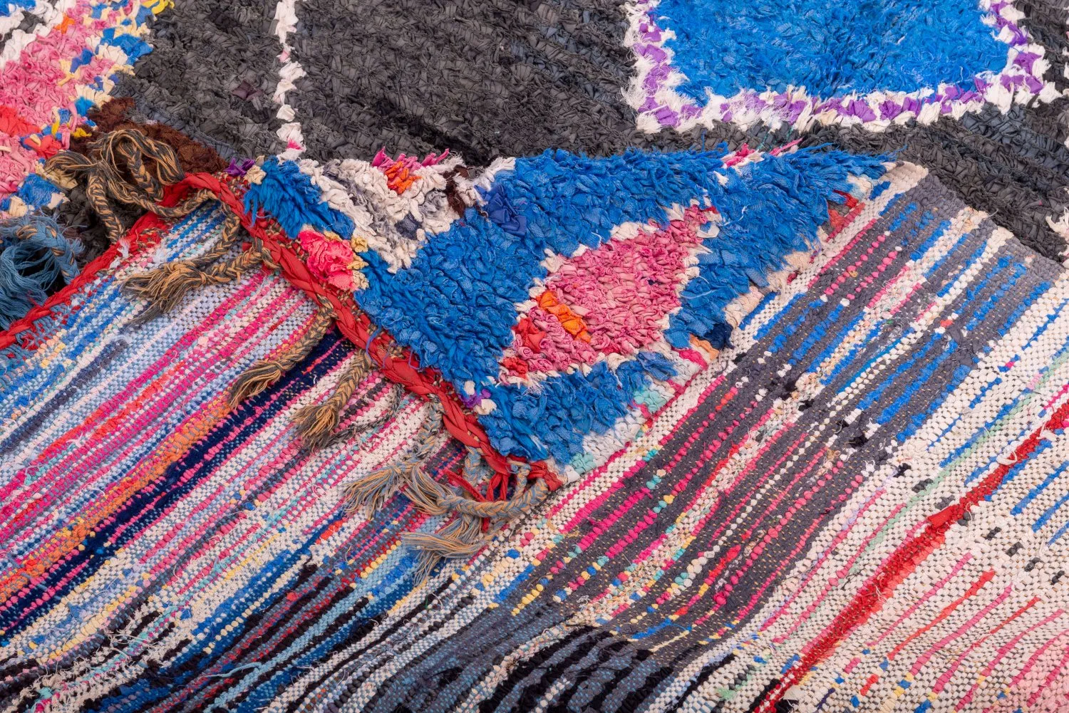 Marokkanischer Berber Teppich Boucherouite 275 x 155 cm