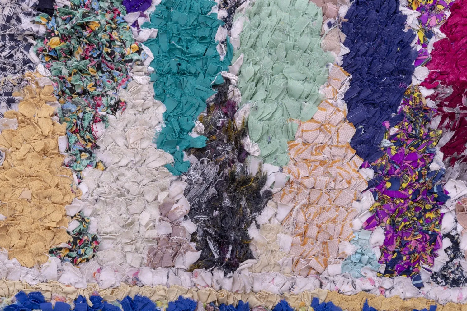 Marokkanische Berber Teppich Boucherouite 225 x 135 cm