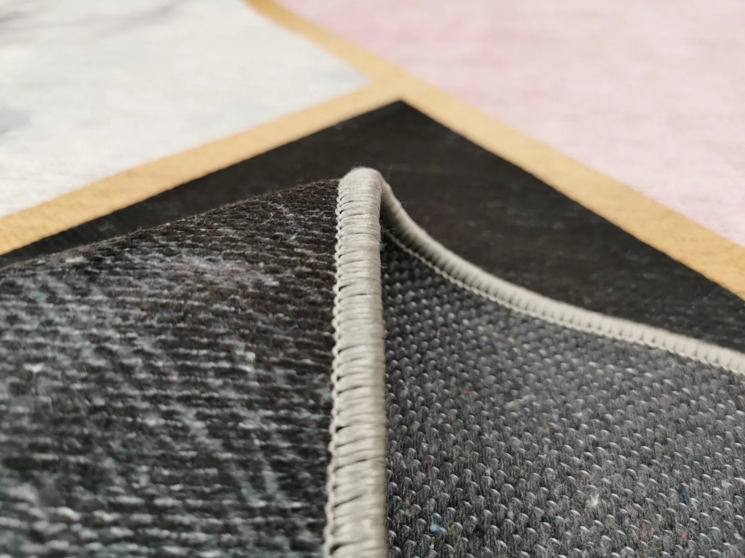 Wilton-Teppich - Savino (schwarz/weiß/rosa)