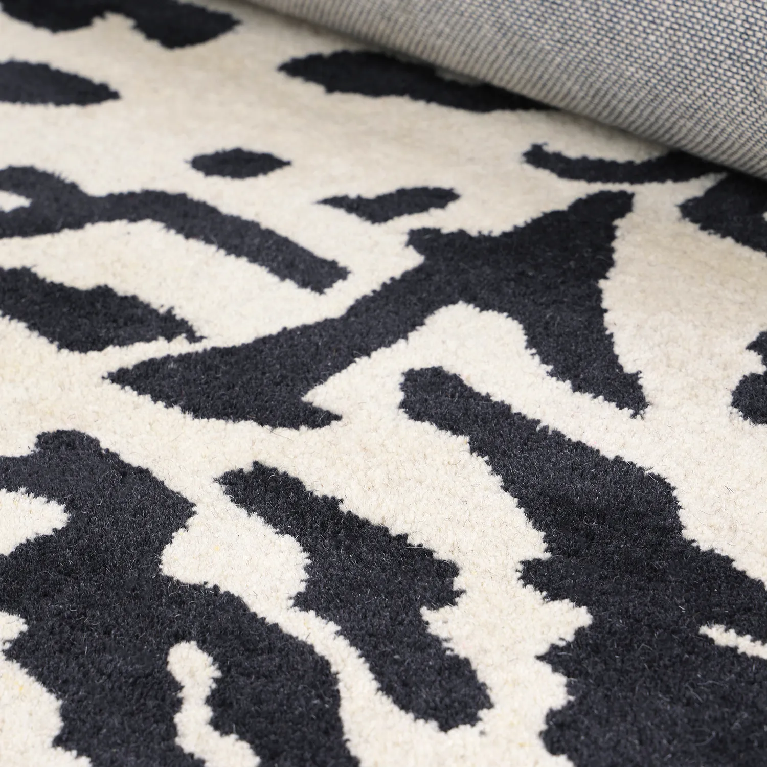Hochflorteppiche - Zebra Tufted Wool Premium (weiß/schwarz)